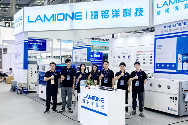 鐳銘洋科技閃耀第十二屆電子信息博覽會，引領(lǐng)曲面顯示技術(shù)新潮流